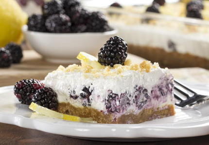 Creamy Crumbly Blackberry Bars